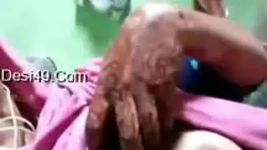 Man likes it when stepbrother's Desi wife sends porn videos to him