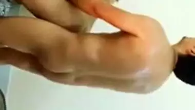 Sexy XXX bitch is ineptly fucked by her Desi boyfriend on camera MMS