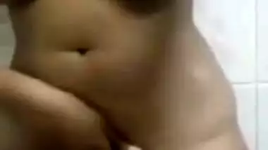 Bangladeshi Girl Nude Mms Video In The Bathroom
