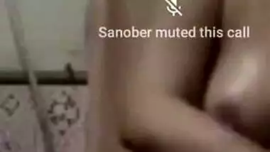 Paki Girl Showing Her Boobs on VC