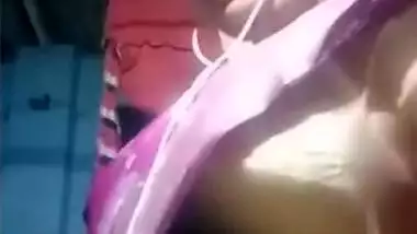 desi hot aunty boobs side view