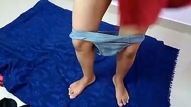 Bartan Bechne Aayi Young Bhabhi Ko Jamkar Choda - Fuck Aunty