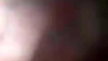 Man sneaks into Desi wife's smoothly-shaven XXX hole in MMS porn