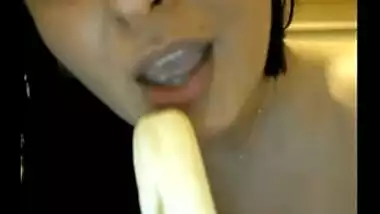 New Delhi big boobs amateur girlfriend teases on cam