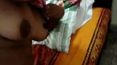 No problems for lovely Desi to take sex boobs out in a XXX video