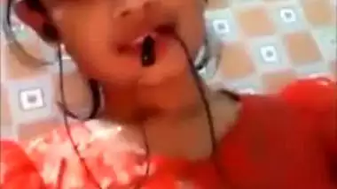 Dirty Bangladeshi beauty exposes and touches her Desi XXX boobs