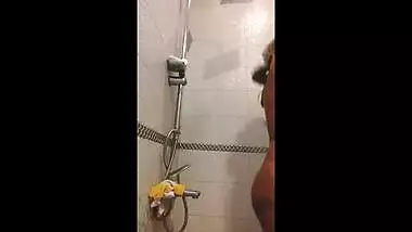 nausheen hyderabadi girl in bathoom