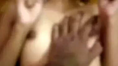 Hairy Desi pussy of hot chick swallows hubby's XXX dong in MMS movie