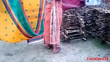 Outdoor Desi chick copulates with horny guy in outdoor XXX clip