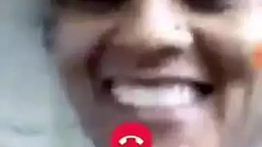 Nasty indian woman reveals saggy boobs for some nude porn chatting
