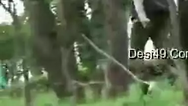 Girlfriend & Boyfriend Enjoy Sex Outdoors