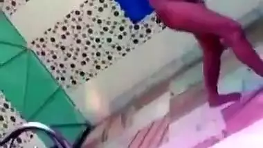 Nude dance