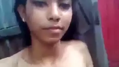 Slim Desi girl shows off tiny tits in this MMS self-made XXX video