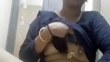 Married young bhabhi pushing finger in shaved pussy