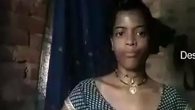 Today Exclusive- Village Bhabhi Wearing Cloths After Bathing
