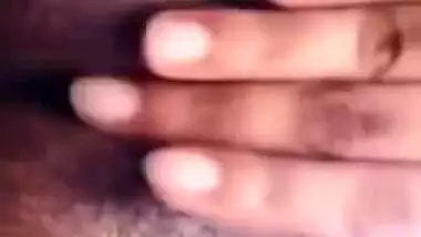 Today Exclusive -sexy Desi Girl Shows Her Boobs