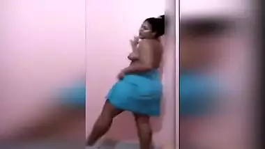 TikTok Indian XXX sex: Amazing amateur lesbians scene with two busty aunty