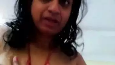 Fatty Indian MILF wants to be porn model so she poses naked on camera