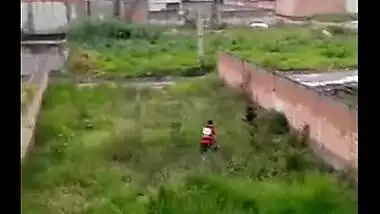 Hidden cam records desi college girlâ€™s outdoor sex scandal