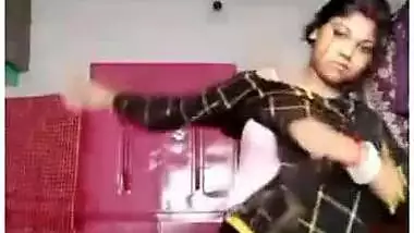 Bangla Boudi dress change