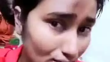Desi woman shows up in the nude on sex camera and puts wear on XXX body