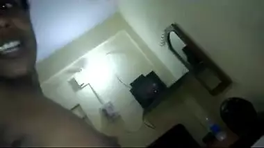 Desi office floozy copulates the store manager for a quick promotion