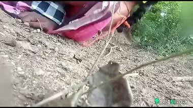 Outdoor Desi mms clip of Indian gal caught drilled by lover on land
