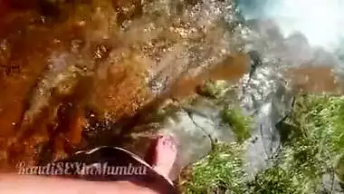 Horny Young Randi Showing Risky Public Squirt In Indian Village