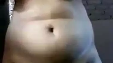 Desi mom is still in the loop and wants to make her own sex video