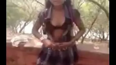 Teen enjoys outdoor sex with her boyfriend