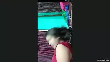 Desi girl Priya hot clevage in red nighty
