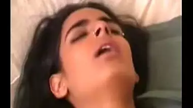 Pune college girlfriend masturbates herself with dildo