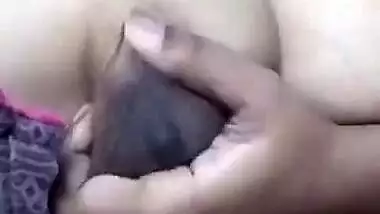 Desi Bhabhi Boobs Show