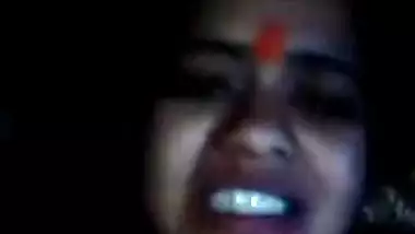 Desi girl with tattooed hands holds the sex camera to film her XXX body