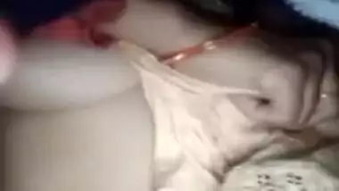 Juicy Desi XXX girl shows her big boobs to lover on video call