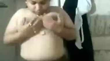 Desi hot boobs show in the washroom looks totally sexy