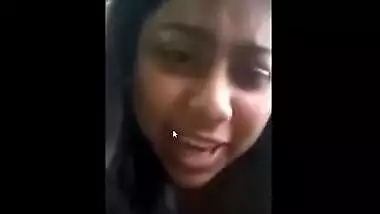 Boyfriend is out of town so he convinces Indian girl show sexy XXX curves