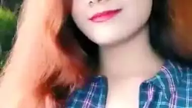 Tik Tok girl flashing her boobies