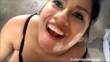 Desi latest porn mms blowjob from horny aunty to hubby’s friend