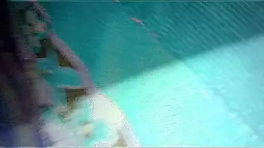Naked bhabhi playing sex