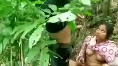 Bangladeshi college girl sex with classmate in jungle, mms desi outdoor sex