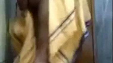 MMS video of naked Desi housewife playing with XXX toy in bathroom