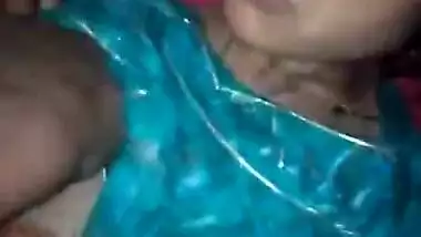Dehati pussy porn video of Dehati bhabhi exposing her pussy