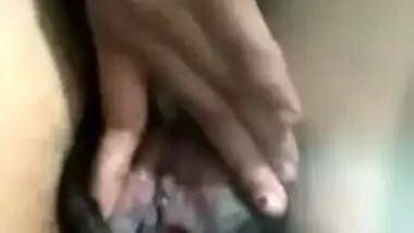 Indian gets naked and exposes her sex charms in a XXX camera show