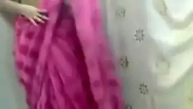 Desi Shruti Indian Hot Babe Exposing Her Big Boobs - Indian Boobs And Hot Indian
