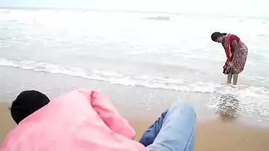 wet aunty at juhu beach