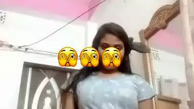 Bengali girl striptease dancing and nude pussy rubbing