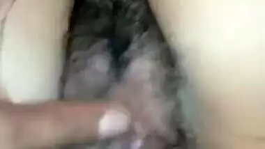 Desi hairy pussy porn video of a teen college girl