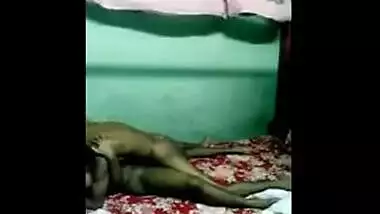 Desi sex video of a cute teen pair enjoying a home sex session