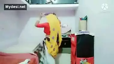 Indian mon sadaf aunty hot dress workout